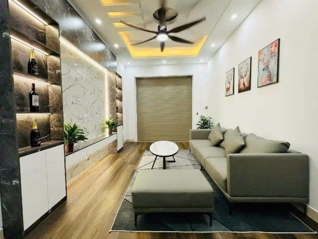 Cho thuê nhà ngõ 120 Lạc Trung, Minh Khai 5 tầng x 30m2, 3 ngủ Full đồ chỉ 16 Triệu - Ảnh 1